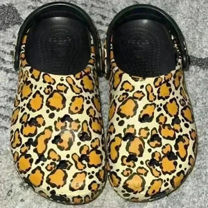 Disney Parks Crocs Womens Size 6 Mickey Leopard Print Slip On Animal Kingdom